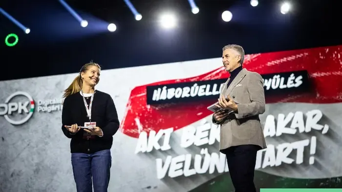 Ma Orbán Viktor részvételével Kecskeméten folytatódik a DPK háborúellenes országjárása