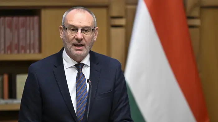 Zsigó: A Tisza 5 perc alatt elvenné a 14.havi nyugdíjat és nyugdíjadót vezetne be