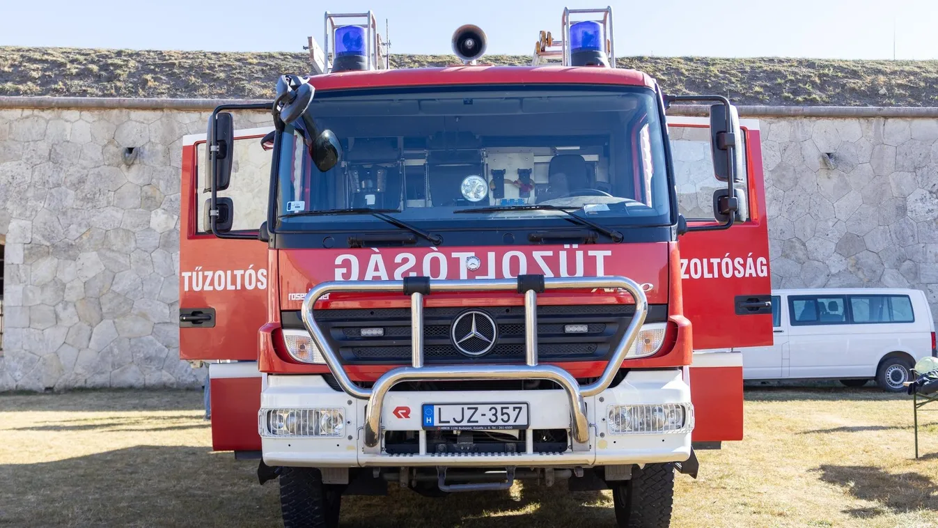 Fotók érkeztek, tűz ütött ki egy debreceni gyárban