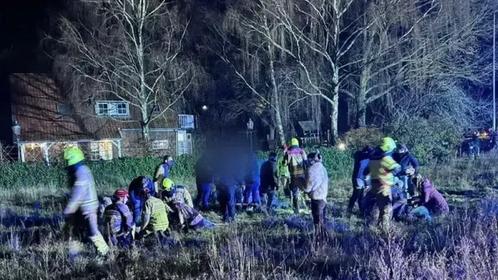 Autó hajtott tömegbe egy békés, ünnepi felvonuláson