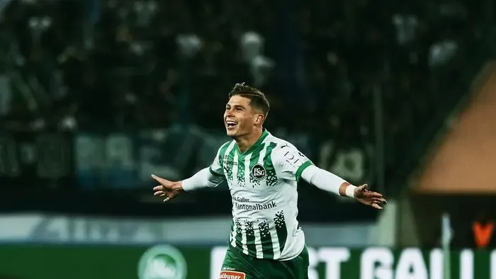 Mesébe illő lánykérés - A világ egyik legfényűzőbb szállodájában tette fel a nagy kérdést Csoboth Kevin