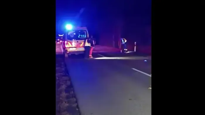 Biciklist gázoltak halálra Kecelnél, két autó ütközött