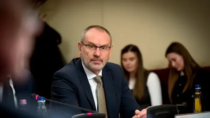 Zsigó Róbert: A Tisza meg akarja adóztatni a mostani és a jövőbeni nyugdíjasokat, és el akarja törölni az állami nyugdíjellátást