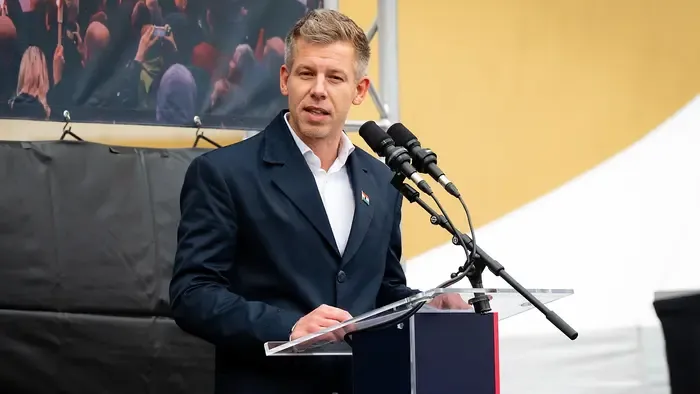 Döbbenetes újabb részletek a Tisza-csomagról: bankoknak adnák a nyugdíjasok pénzét