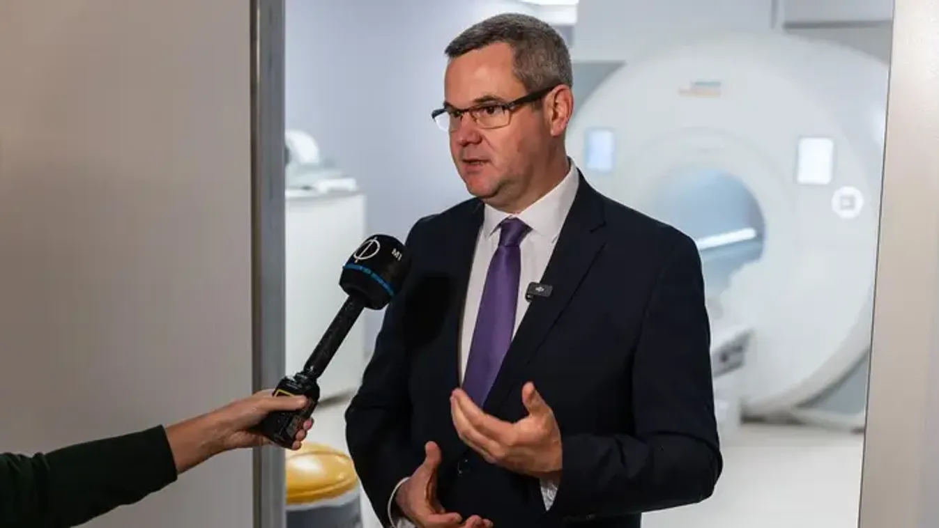 Több mint 285 millió forintból újították fel a szekszárdi kórház eszközparkját - Videó