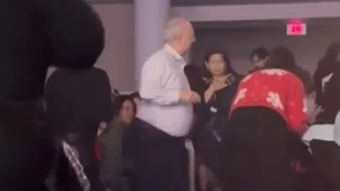 Súlyos baleset történt egy karácsonyi templomi műsor közben, egy nőt mentő vitt el