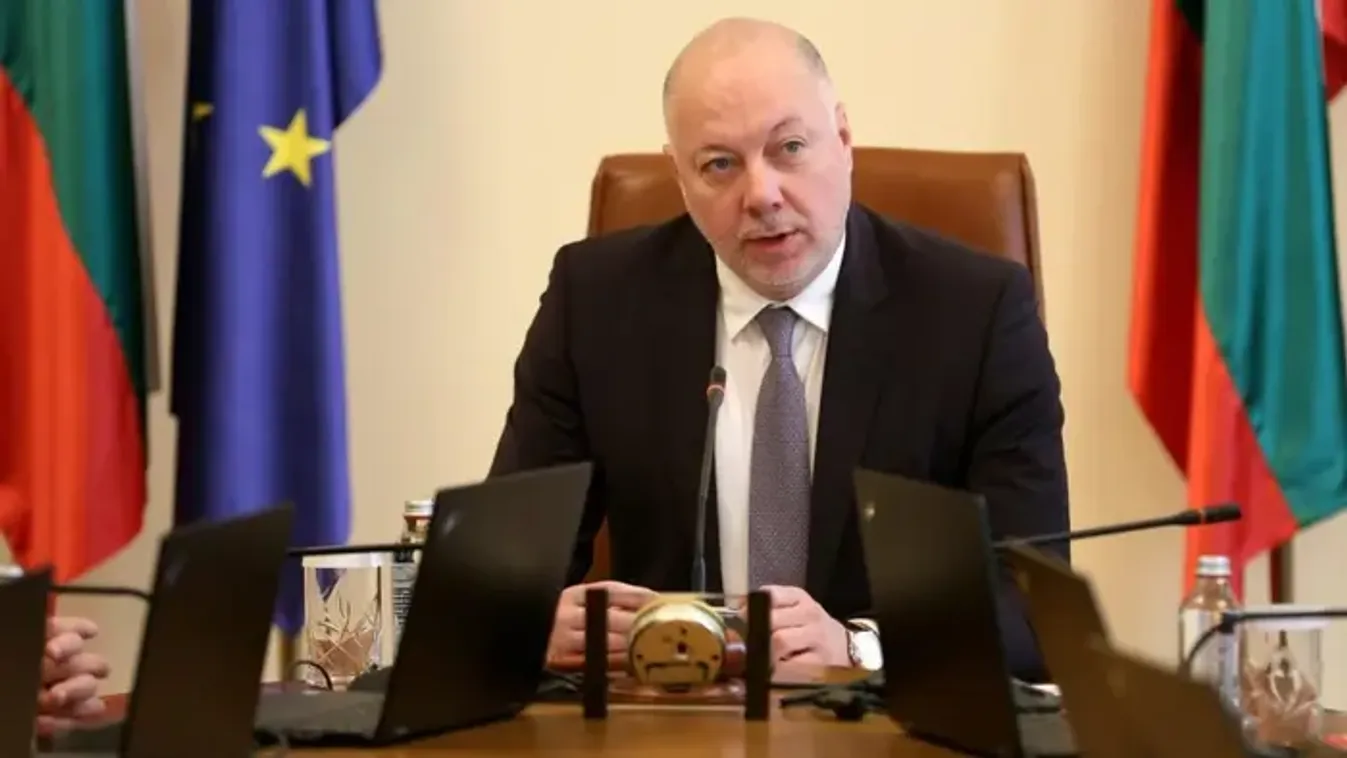  Lemondott a bolgár kormány