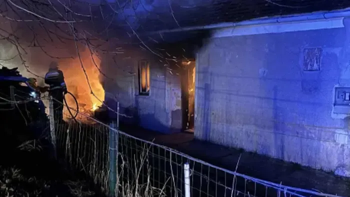 Családi ház égett le  Bejcgyertyánoson, lakhatatlanná vált - Fotók