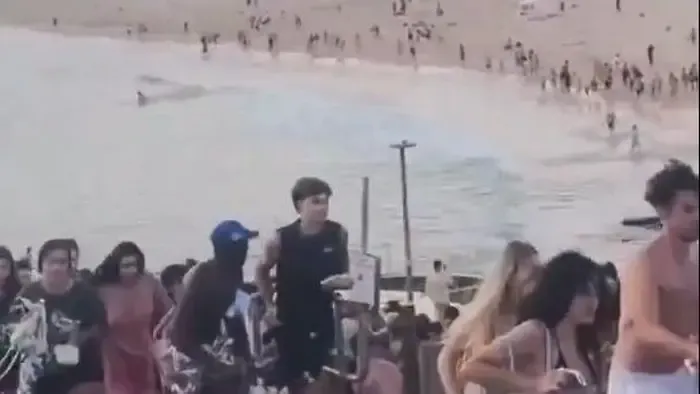 Brutális felvételek kerültek elő az ausztrál terrortámadásról - videóval