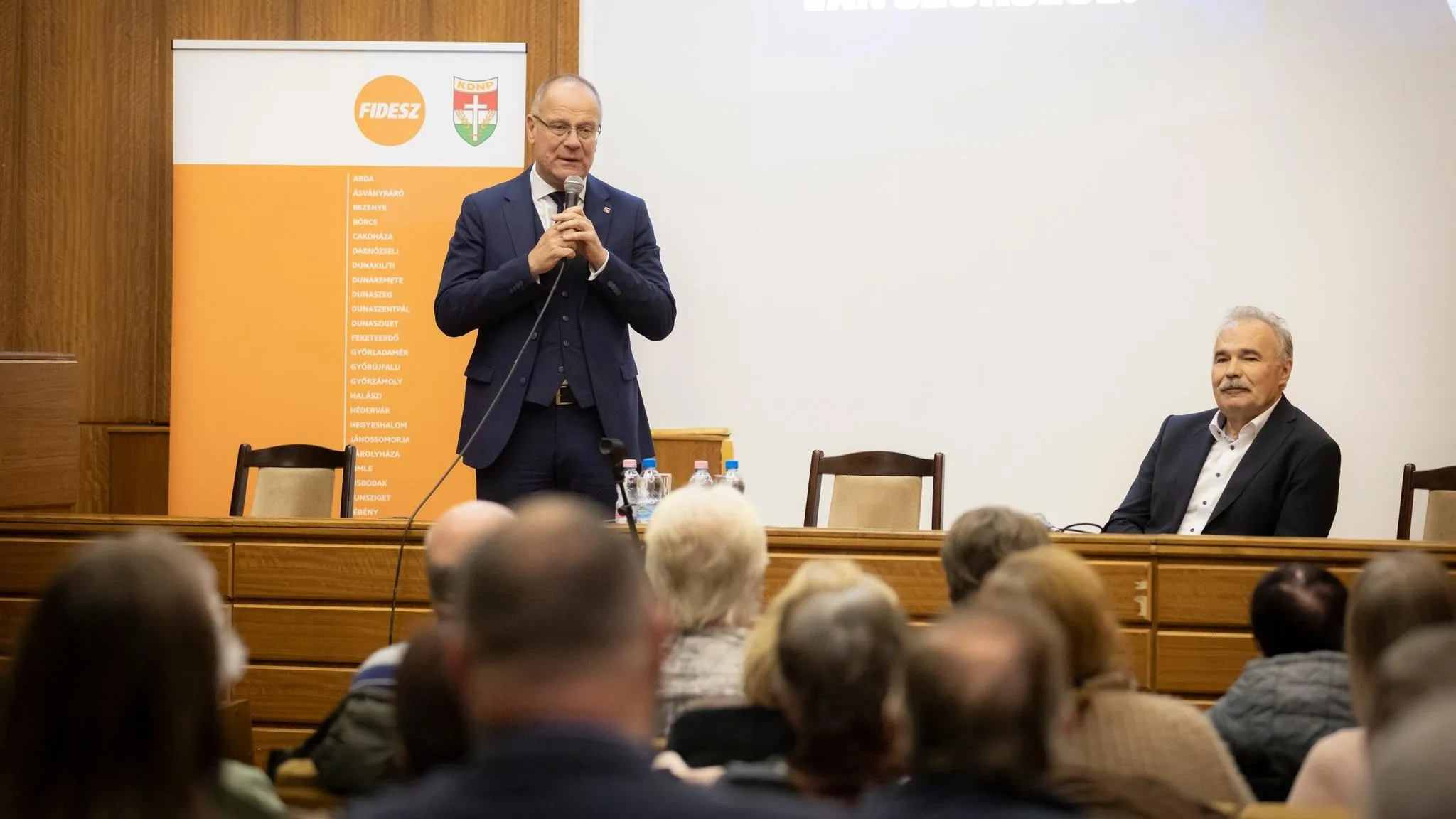 Meggyőző a Fidesz előnye, az ősz is a kormánypártnak kedvezett