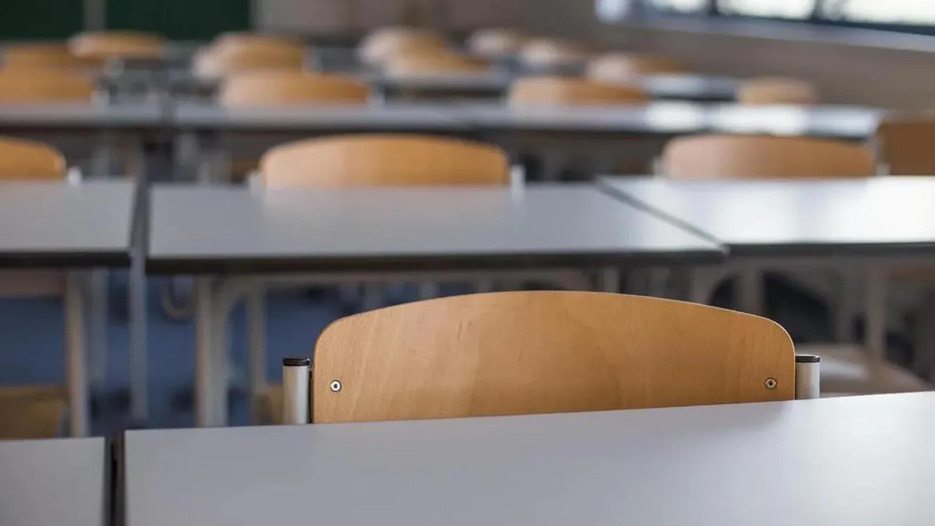 Elvette egy kislány telefonját az iskolaőr, szexért akarta visszaadni