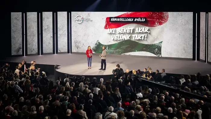 Elkezdődött a Háborúellenes Gyűlés Mohácson, itt követheti élőben!