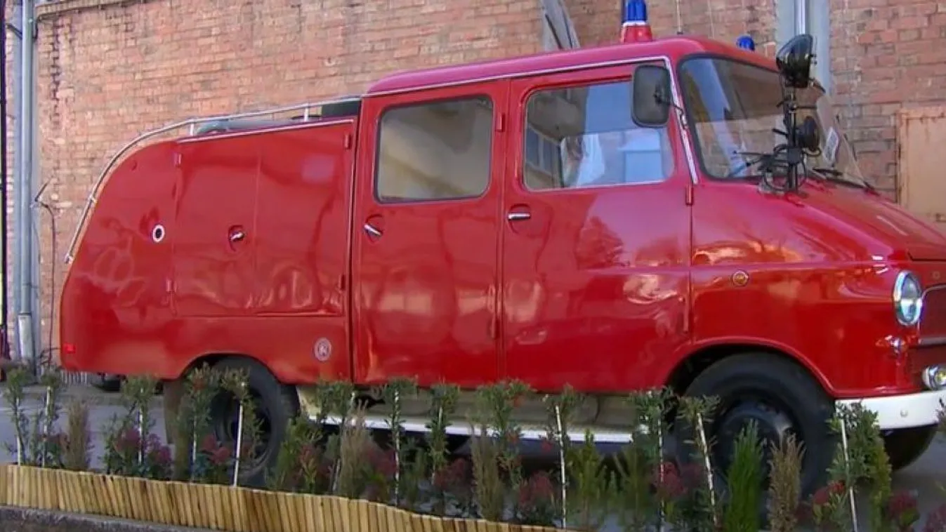 Tűzoltóautó érkezett a Róna utcába, kiürült a stúdió