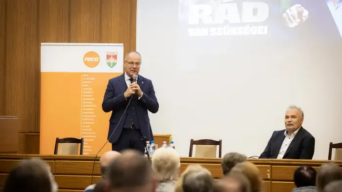 Meggyőző a Fidesz előnye, az ősz is a kormánypártnak kedvezett