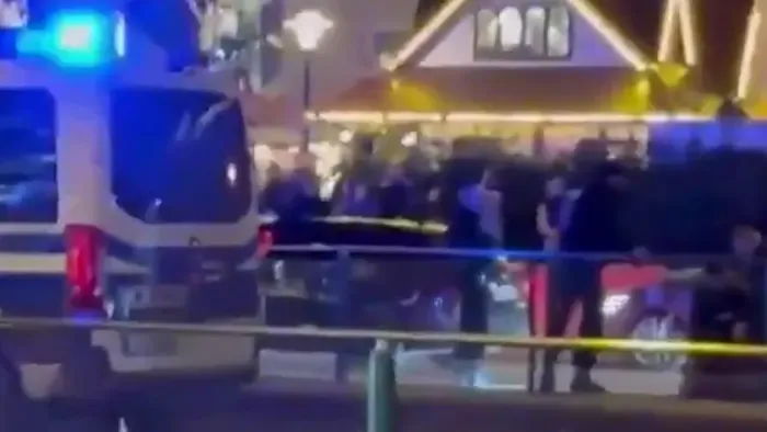 Horror egy német karácsonyi vásáron: hátba szúrtak egy 16 éves fiút