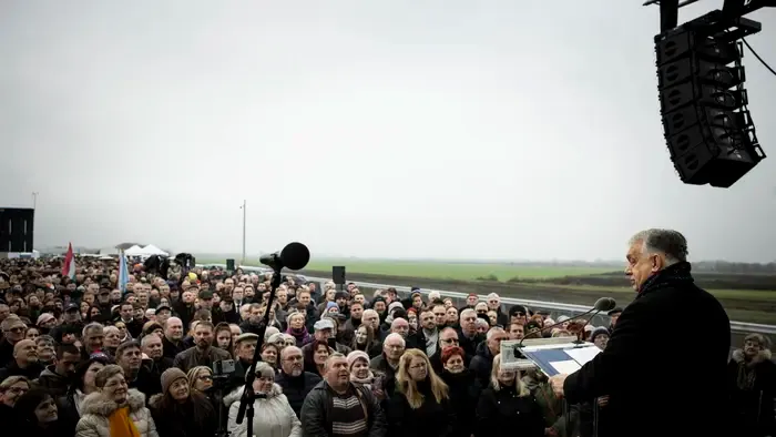 Orbán Viktor: A pénznek jobb helye van az Alföldön, mint a ripityára lőtt Donbaszban