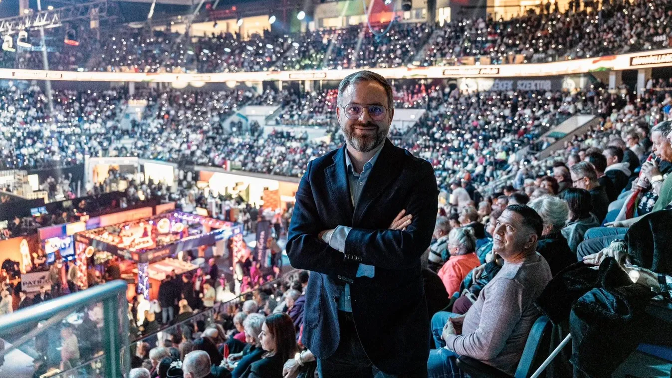 Orbán Balázs: Brutális telt ház a háborúellenes gyűlésen, a magyarok egységesen utasítják el a háborút!
