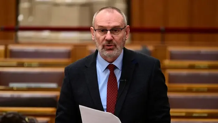 Államtitkár: Mostantól még több terméket vásárolhatnak olcsóbban a családok és a nyugdíjasok