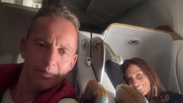 A levegőben rekedtek Schobert Norbiék, soha nem volt ilyenben részük