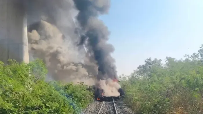 Leomlott egy daru, többen megsérültek