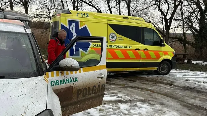 Bravúros életmentés Cibakházánál, több egység is érkezett