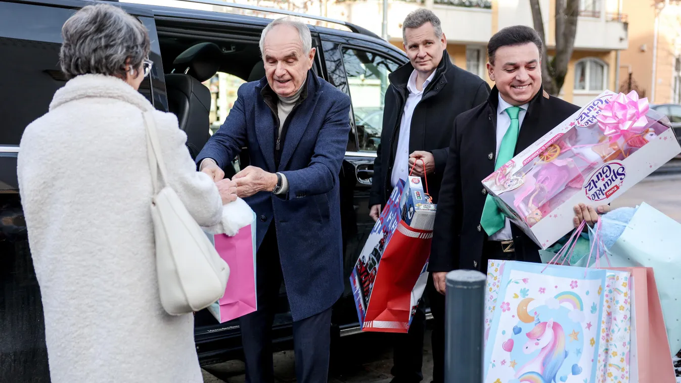 Életmentő adomány: Mága Zoltán oxigénterápiás készüléket ajándékozott a kaposvári kórház gyermekosztályának