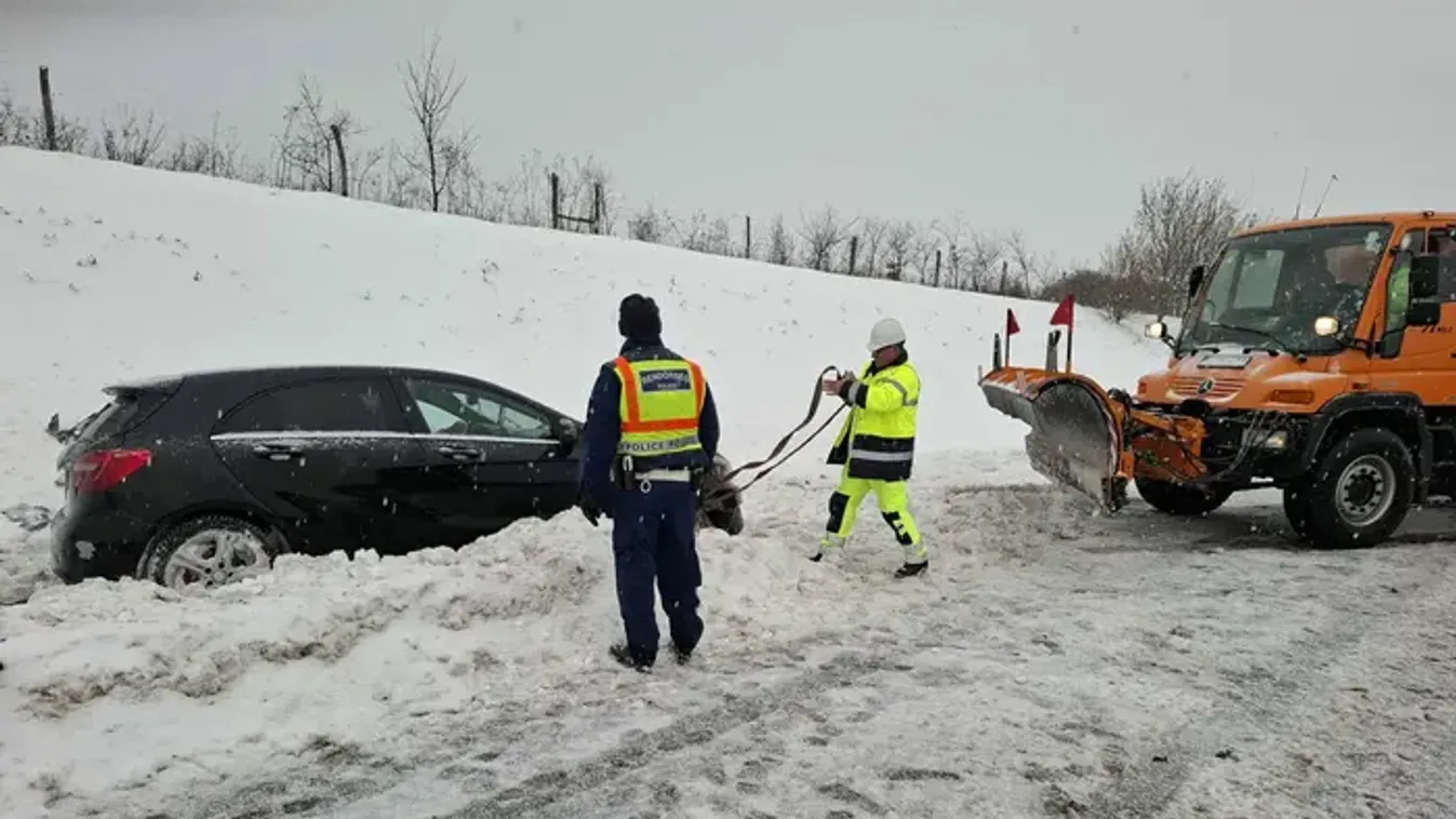 Kormány: Teljes a készültség, segítünk a bajban! - videóval