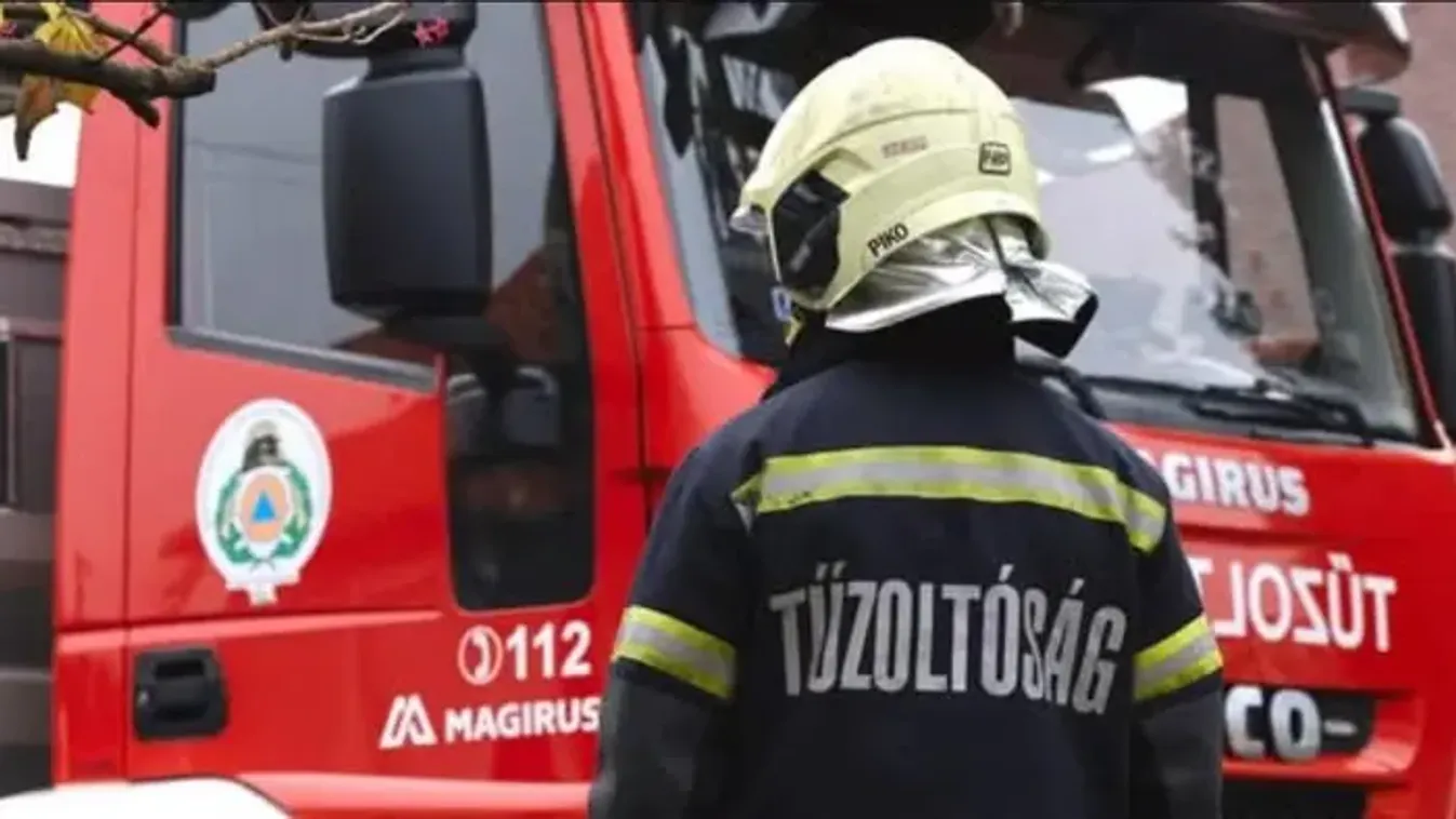 Gyermekhez siettek mentők és tűzoltók Békéscsabán