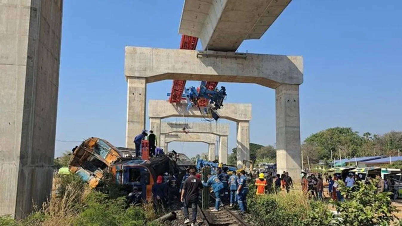Thaiföld északkeleti részén többen meghaltak, amikor daru zuhant rá egy vasúti szerelvényre