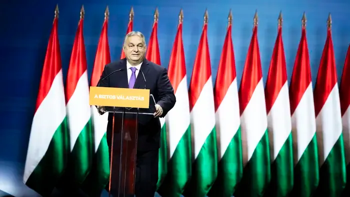 Orbán Viktor: Nem elég maradni a háborúból, ki kell maradni a háború finanszírozásából is.