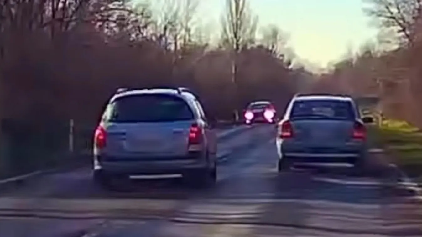 Nagyon sietett, ezért három autót is összetört - videóval