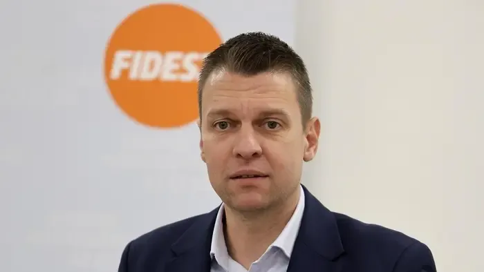 Menczer Tamás: Szép új világ…