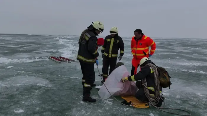 Operatív Törzs: Életveszélyes a jégre menni, már többeket kellett kimenteni
