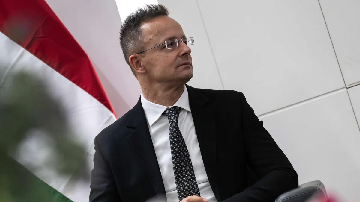 Szijjártó Péter a magyar kormány nevében kiállt a pozsonyi tüntetők mellett és elutasítja a kollektív büntetés elvét