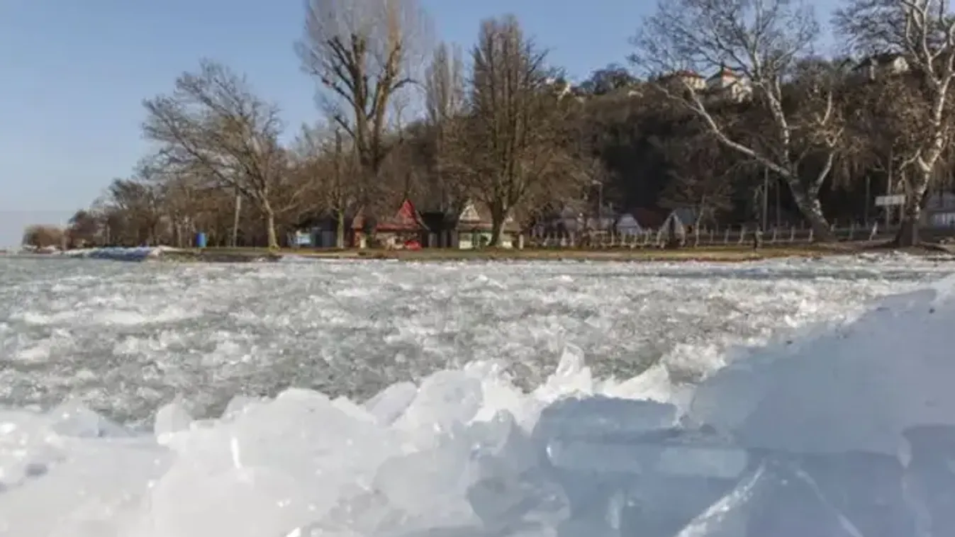 Ráment a Balaton jegére, megbüntették