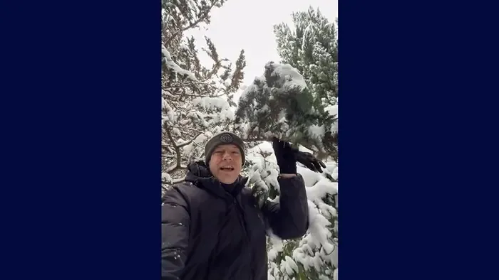 Hófürdőt vett Tilla, videón a hideg móka