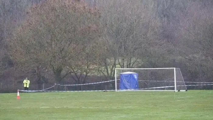 Holttestet találtak egy iskola udvarán, folyik a nyomozás