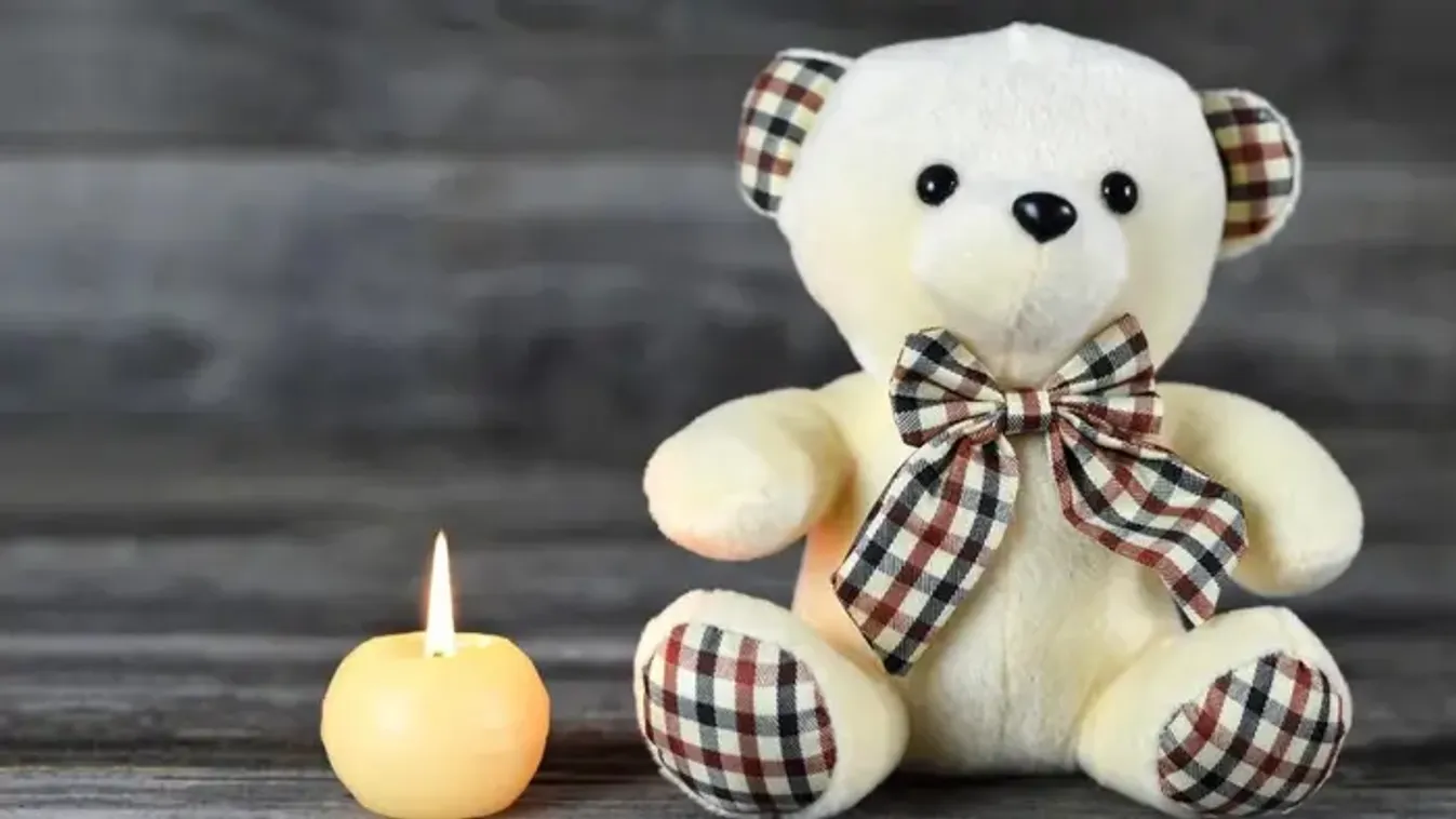 Meghalt egy kétéves, egy eltévedt golyó miatt szilveszterkor