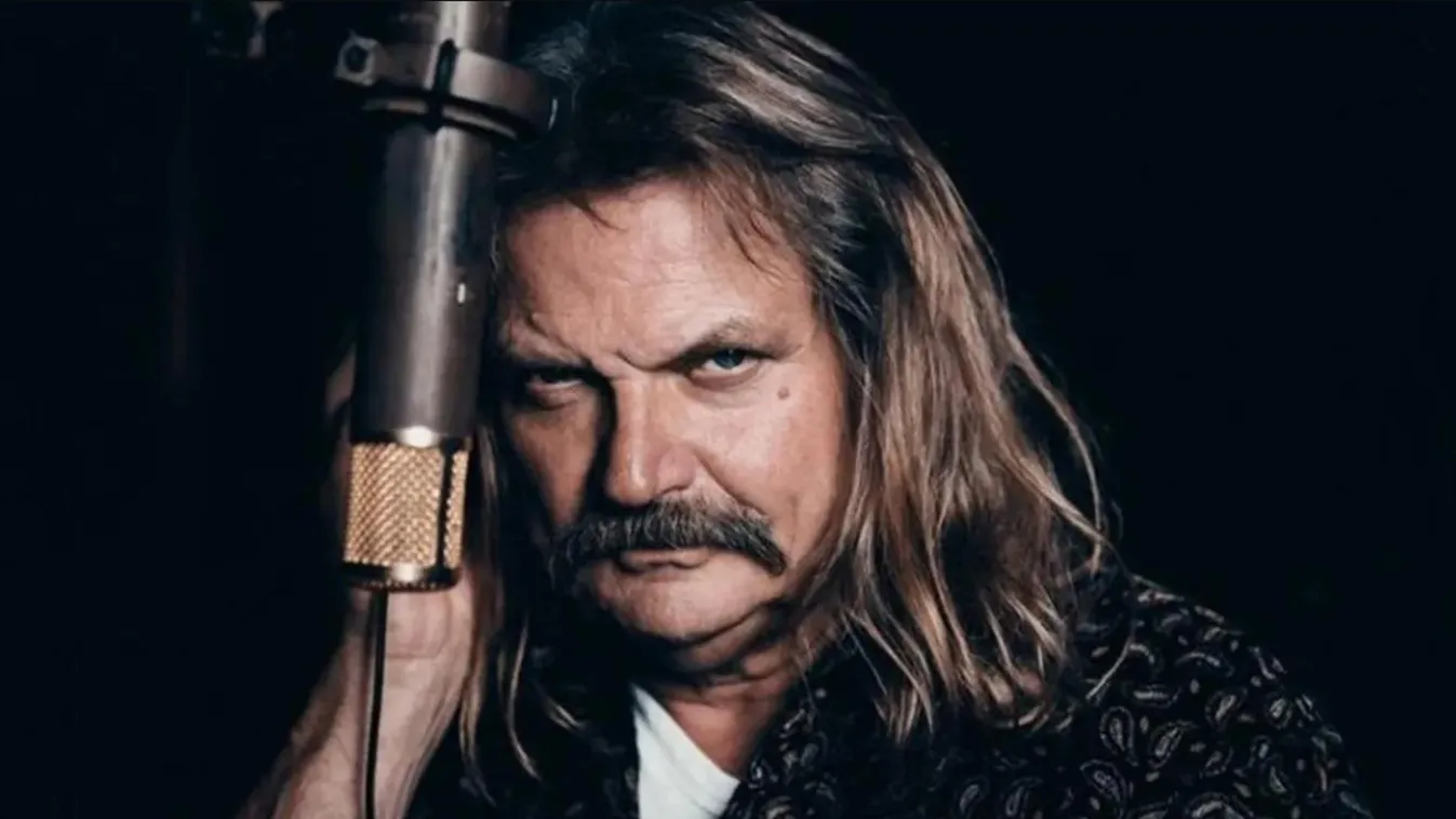 Kivételesen tölti születésnapját Leslie Mandoki, de közönségéről most sem feledkezett meg