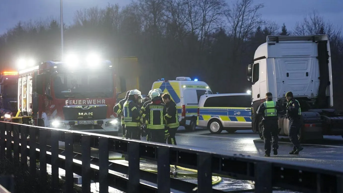 Tizennyolc baleset történt egy rövid németországi autópályaszakaszon a csúszós útviszonyok miatt
