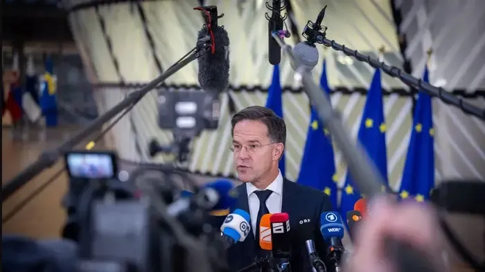 A NATO nyíltan a háború útján, Magyarország továbbra is ellenáll