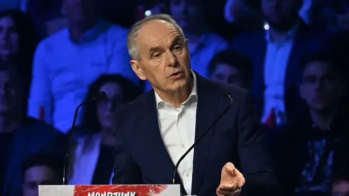 Szia Károly: a választás tétje, hogy háború lesz vagy béke, bevándorlóország vagy magyar ország