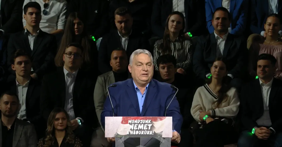 Orbán Viktor a Fidesz miskolci háborúellenes nagygyűlésén, ahol egy tűt sem lehetett leejteni