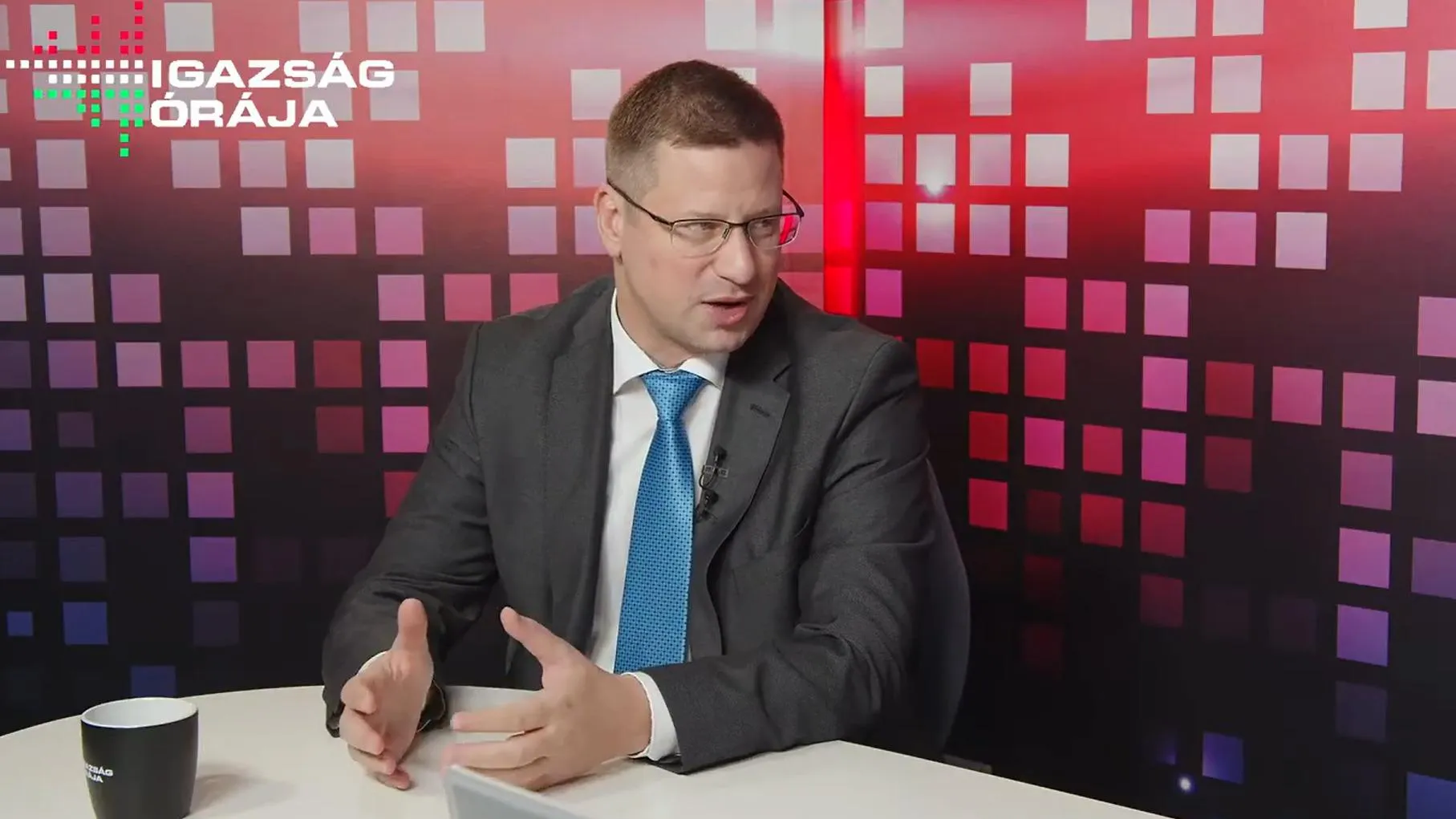 Gulyás Gergely: a választások tétje, hogy kimaradunk-e a háborúból