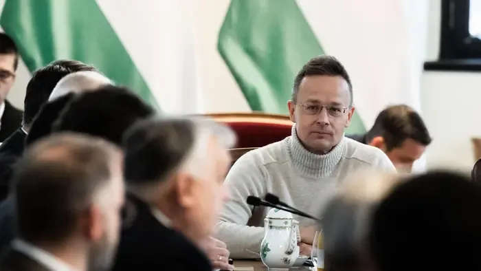 Szijjártó Péter: a magyar kormány elutasítja Brüsszel legújabb háborús döntését