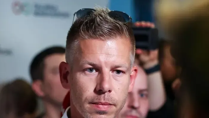 Már az ellenzéki sajtó is Fidesz-előnyt számol, Magyar Péter pánikolva akadt ki