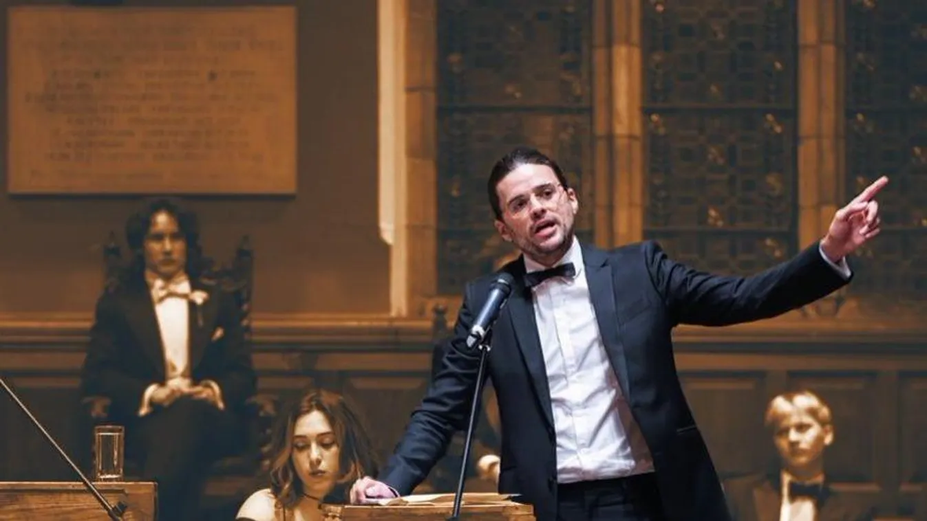 Winston Marshall már közismert konzervatív influenszerként és műsorvezetőként vett részt Orbán Viktor sajtótájékoztatóján