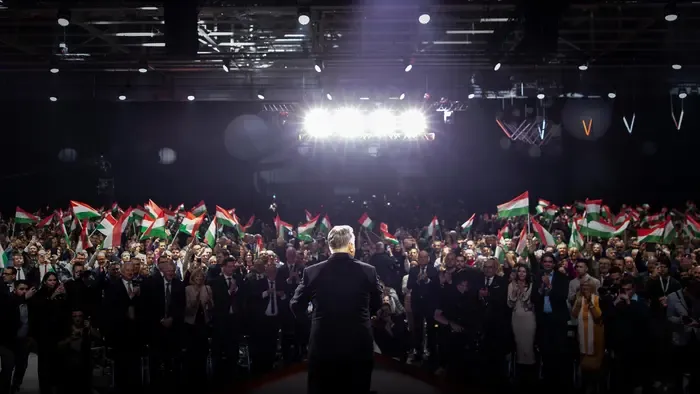 Orbán Viktor: A háború csak egy rossz áprilisi döntésre van tőlünk
