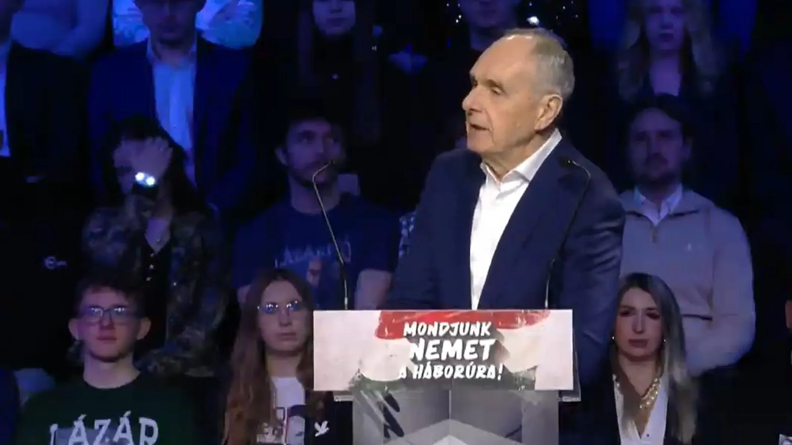 Megkezdődött a kaposvári Háborúellenes gyűlés