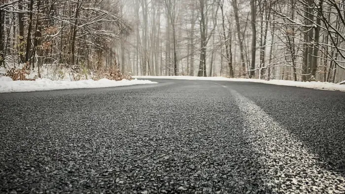 Fekete jég a magyar utakon, óvatosságra intik az autósokat